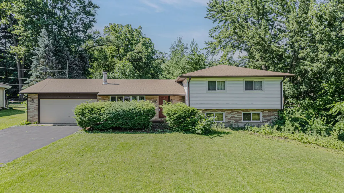 23313 W Hillcrest DR, Lake Zurich, IL 60047
