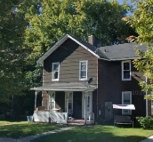 515 S College AVE, Dixon, IL 61021