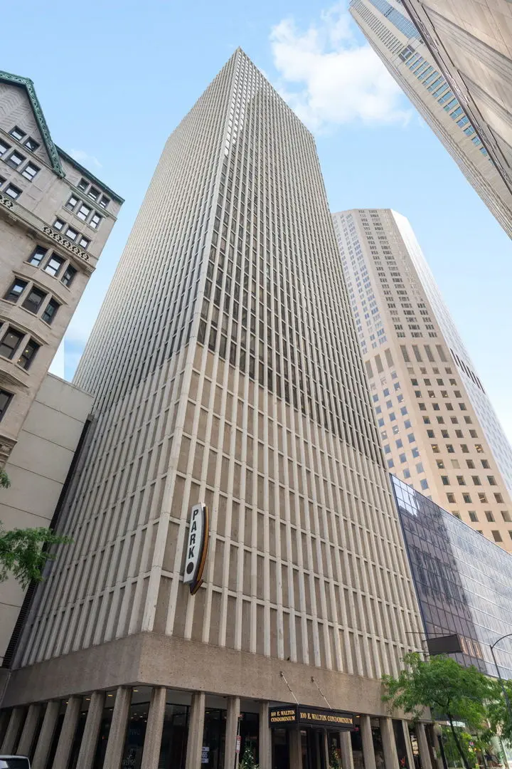 100 E Walton ST #27C, Chicago, IL 60611