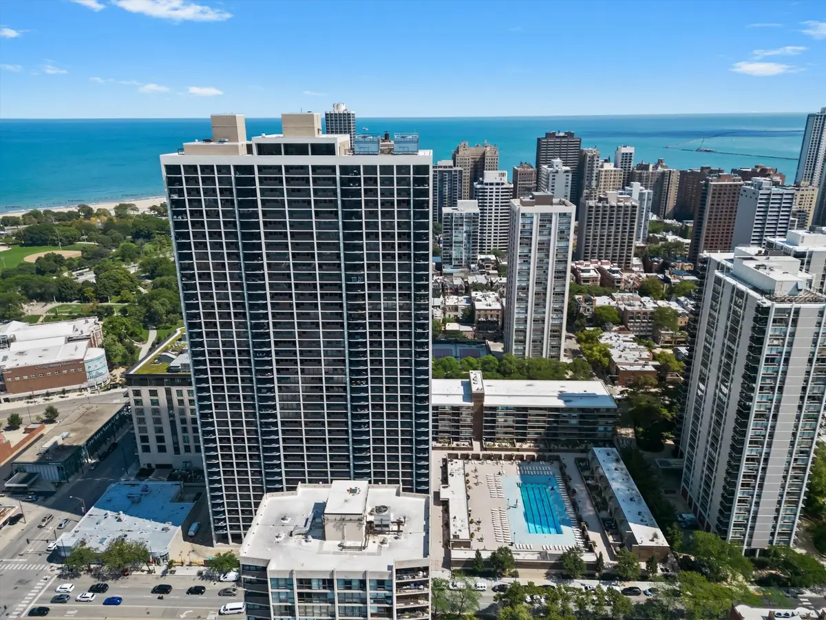 1560 N SANDBURG TER #2708J, Chicago, IL 60610