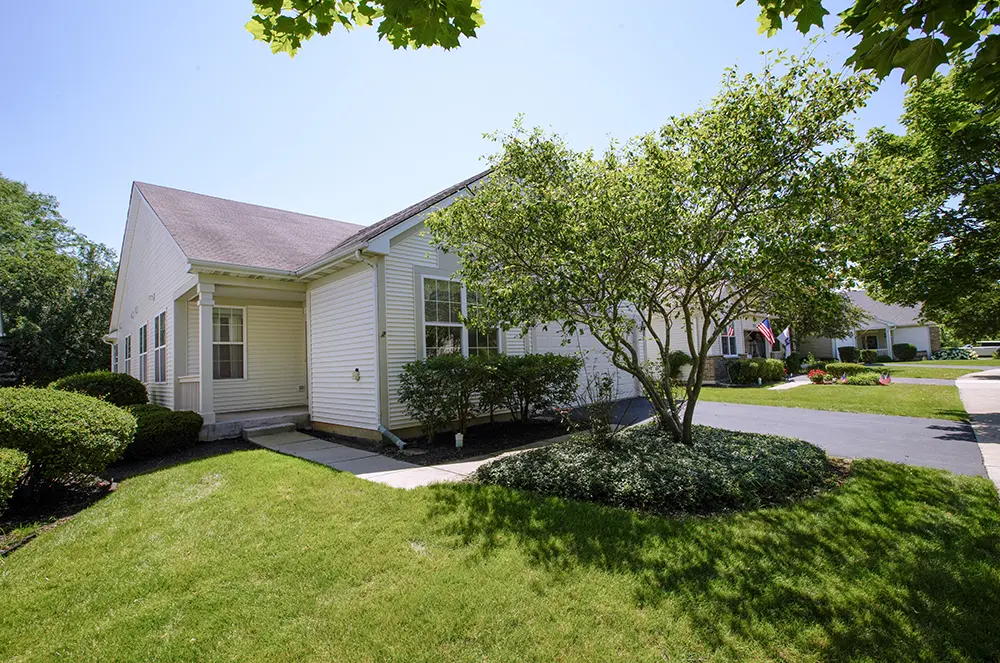 2241 Carillon DR, Grayslake, IL 60030