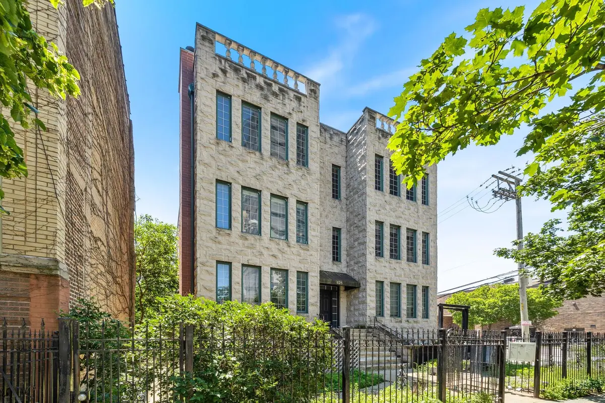 825 W Eastwood AVE #3W, Chicago, IL 60640