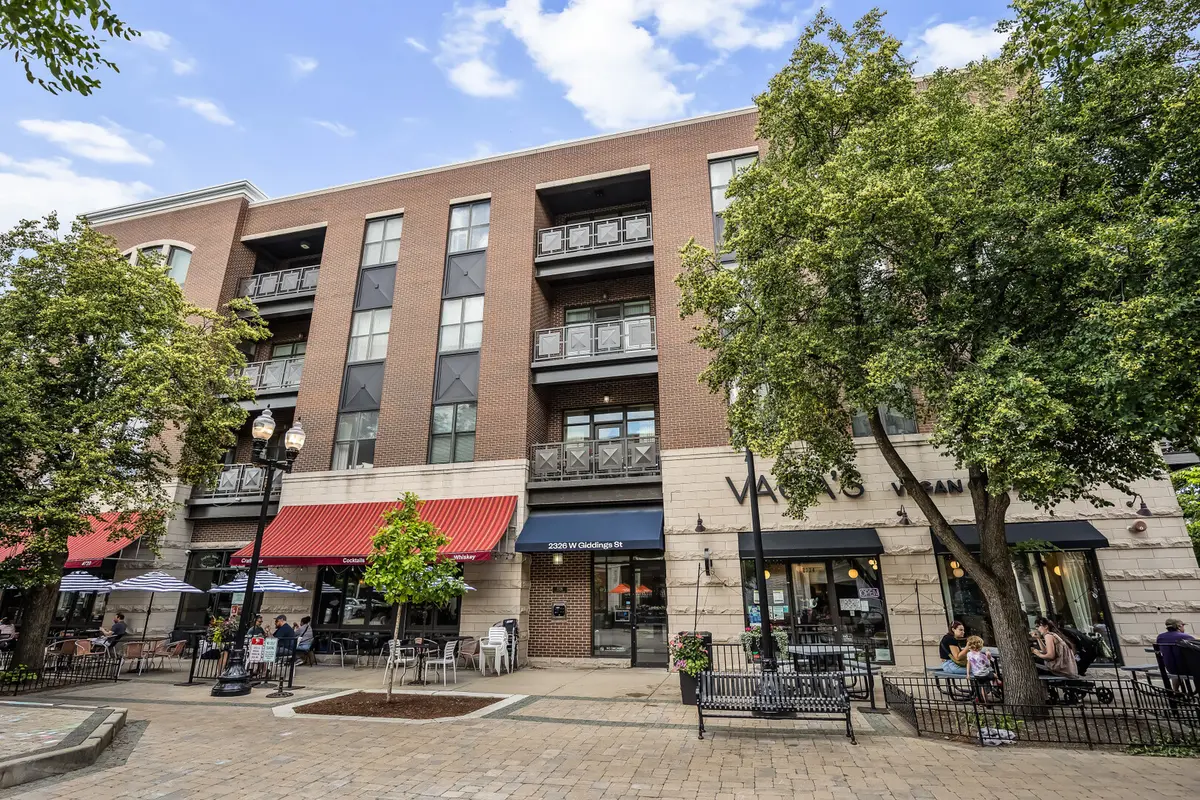 2326 W Giddings ST #302, Chicago, IL 60625