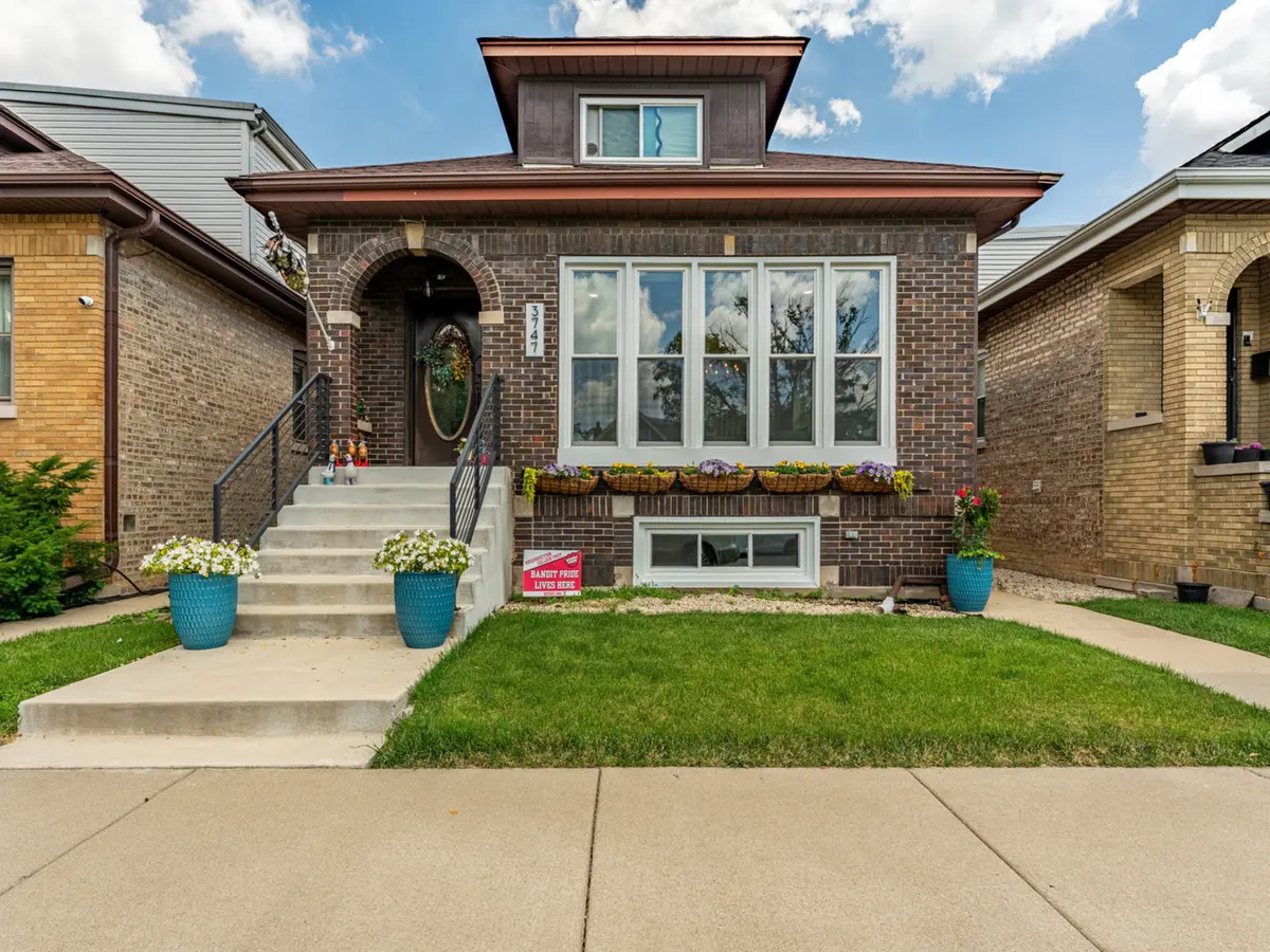 3747 N Oleander AVE, Chicago, IL 60634