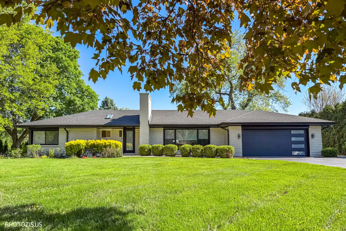 302 Goodridge TER, Roselle, IL 60172