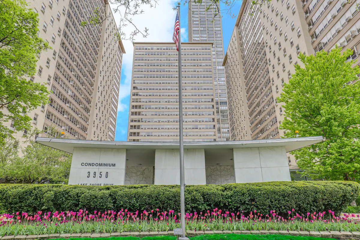 3950 N Lake Shore DR #1100A, Chicago, IL 60613
