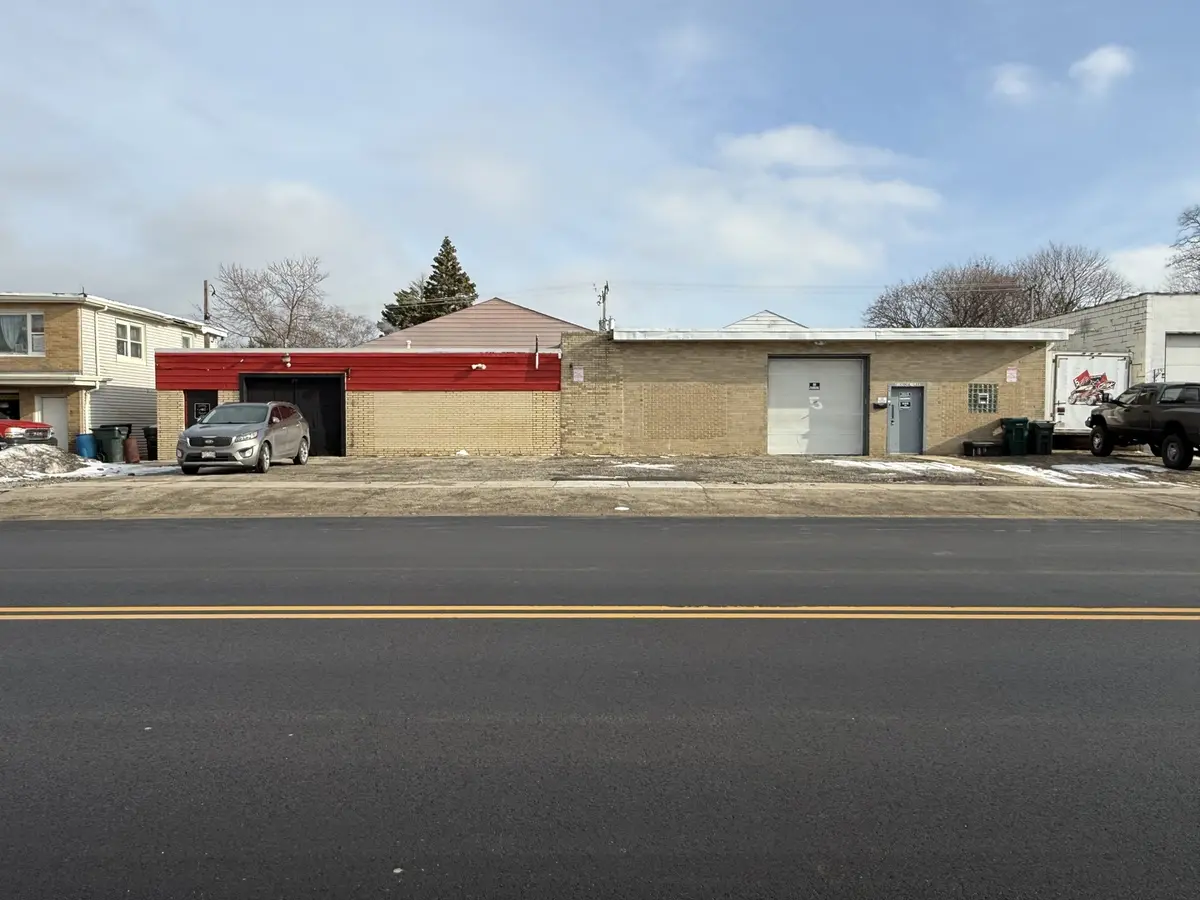 2103 - 2105 Galilee AVE, Zion, IL 60099