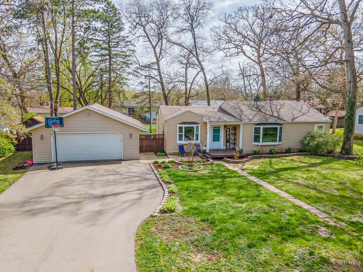 8911 Pine AVE, Wonder Lake, IL 60097