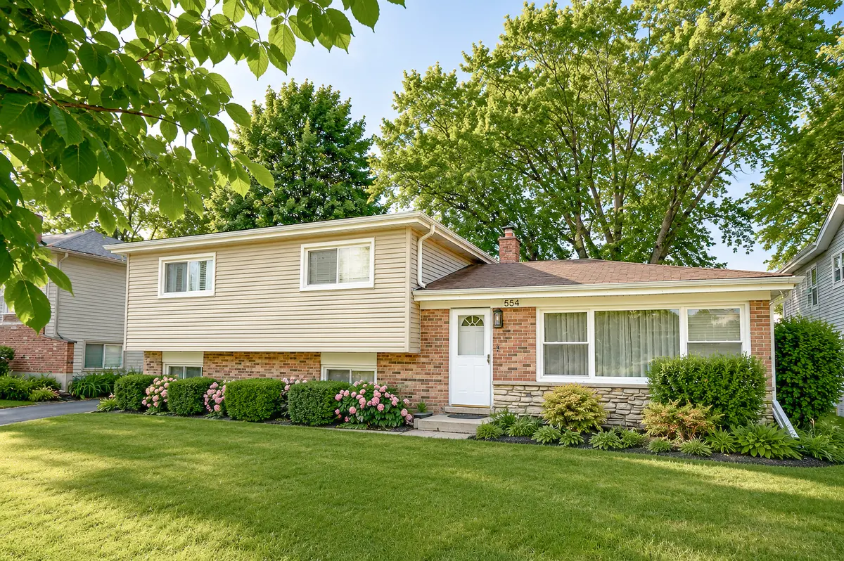 554 Patton DR, Buffalo Grove, IL 60089