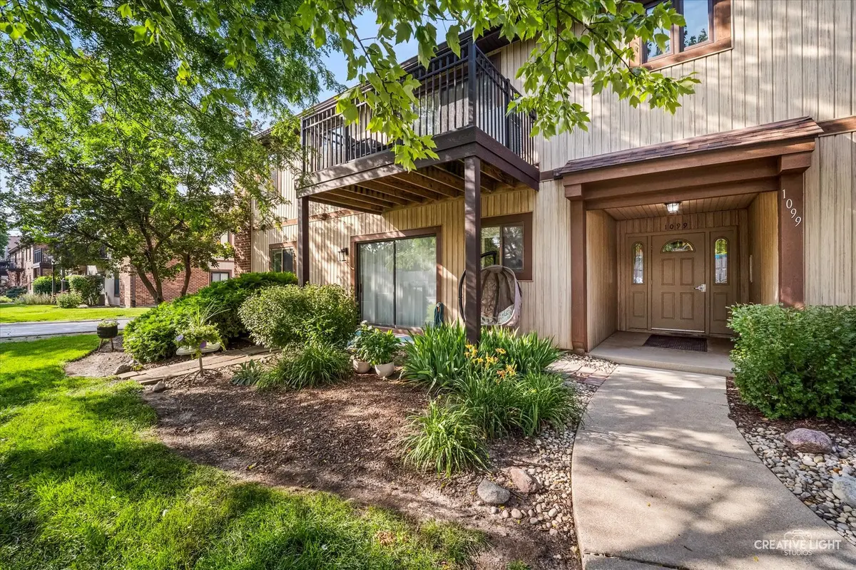 1099 Prescott DR #1A, Roselle, IL 60172