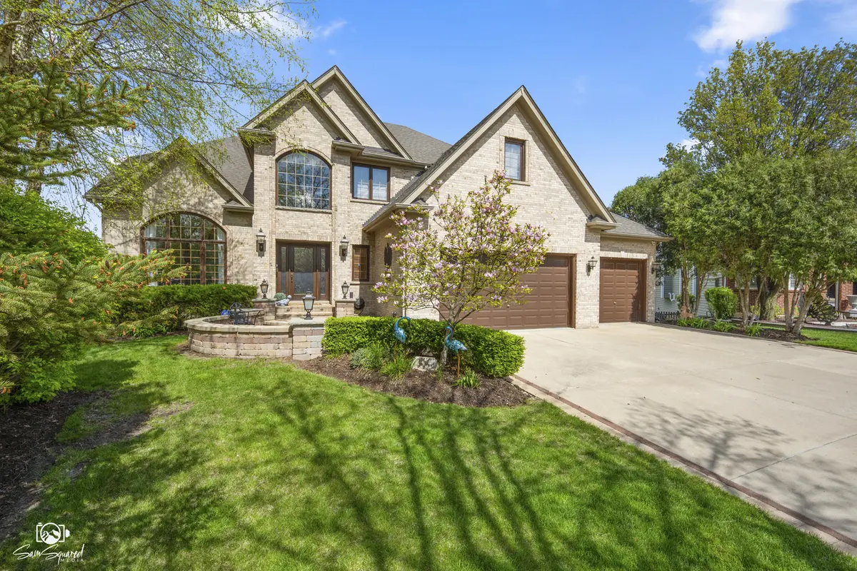 5915 Rosinweed LN, Naperville, IL 60564