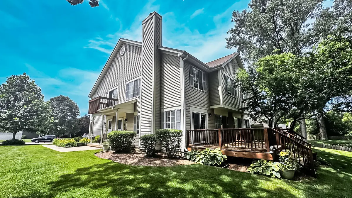 263 S Collins ST, South Elgin, IL 60177