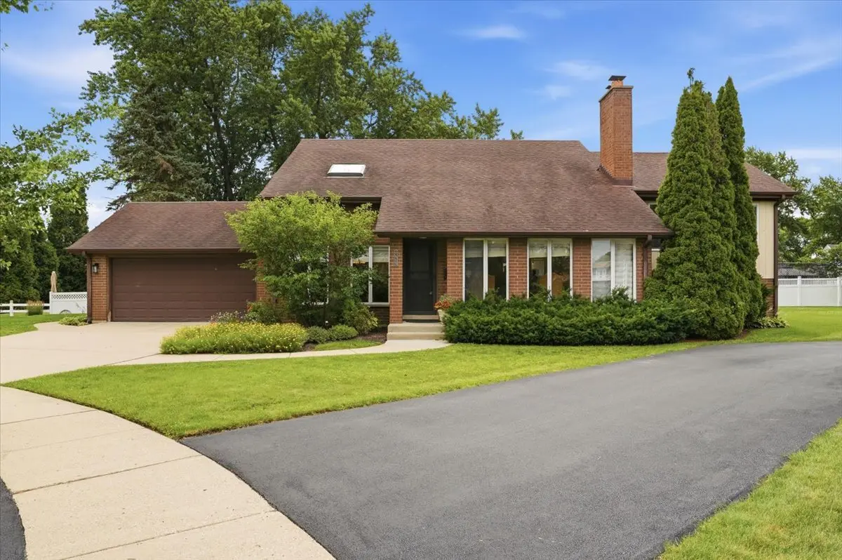 1615 N Dale AVE, Arlington Heights, IL 60004