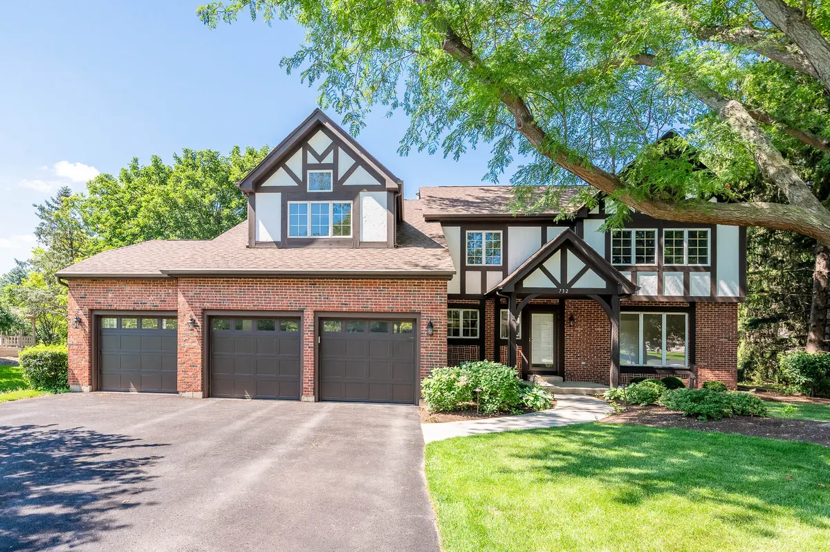 732 Jamestowne RD, Sleepy Hollow, IL 60118