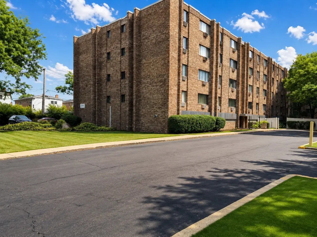 5306 N Cumberland AVE #521, Chicago, IL 60656