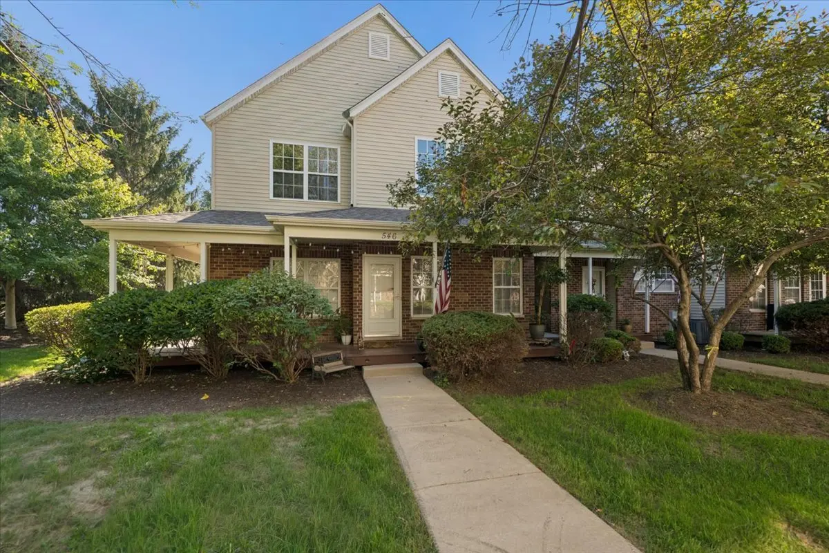 546 Clayton CIR #546, Sycamore, IL 60178