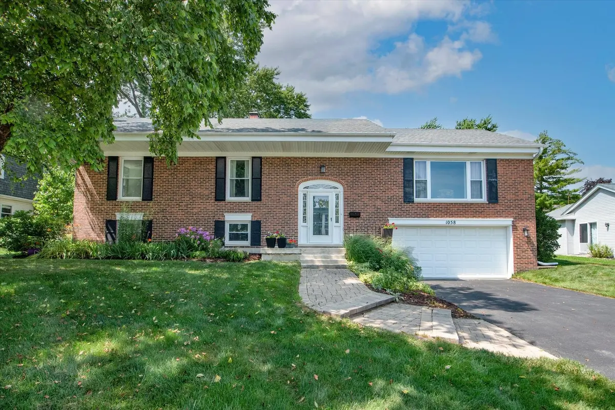1058 W Illinois AVE, Palatine, IL 60067