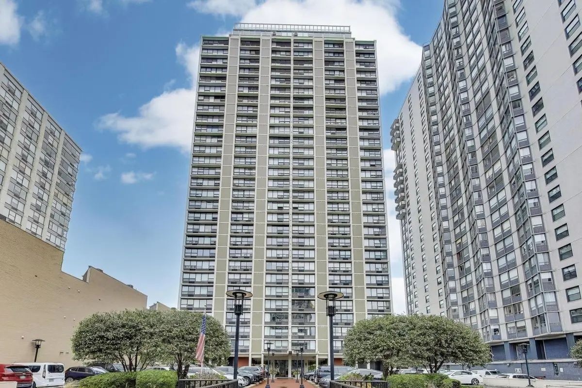 5733 N SHERIDAN RD #4C, Chicago, IL 60660