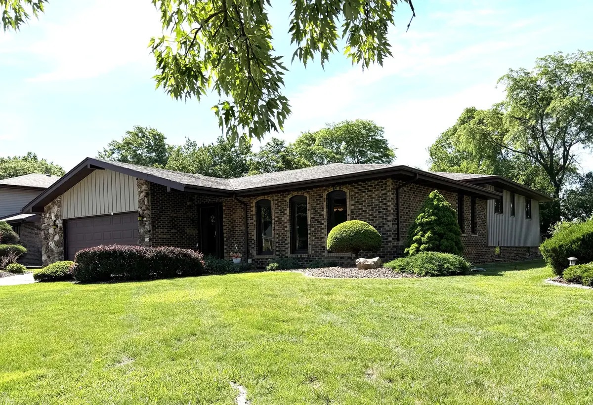 8733 Golfview DR, Orland Park, IL 60462