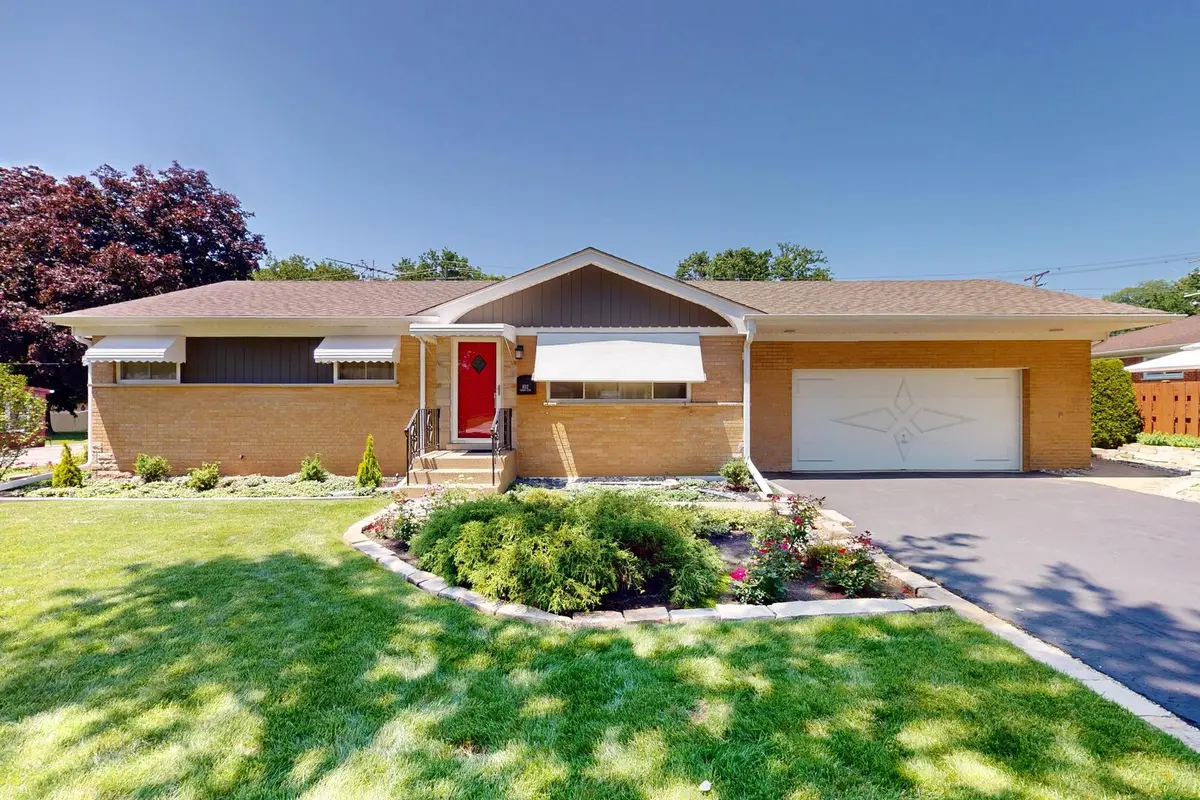 102 Audrey LN, Mount Prospect, IL 60056