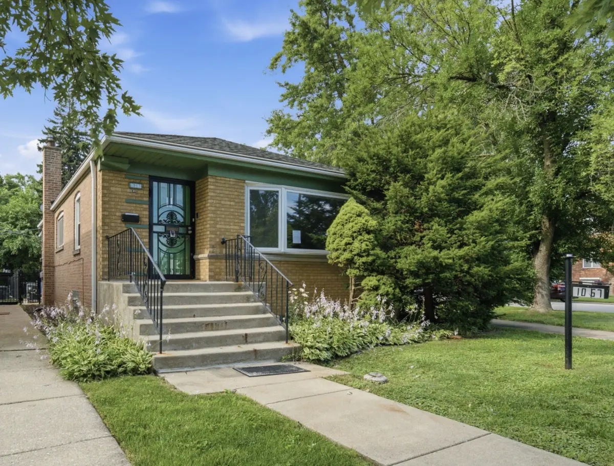 1067 W 97th ST, Chicago, IL 60643