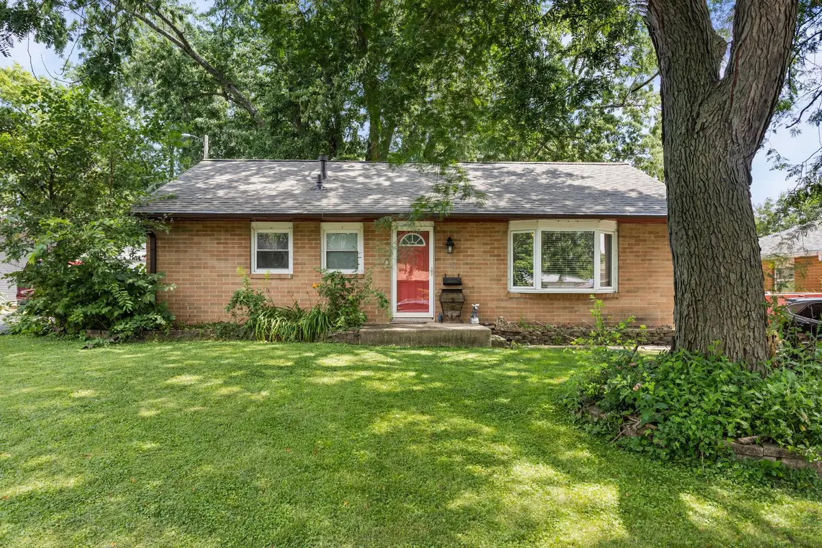 1106 Grant PL, Urbana, IL 61801