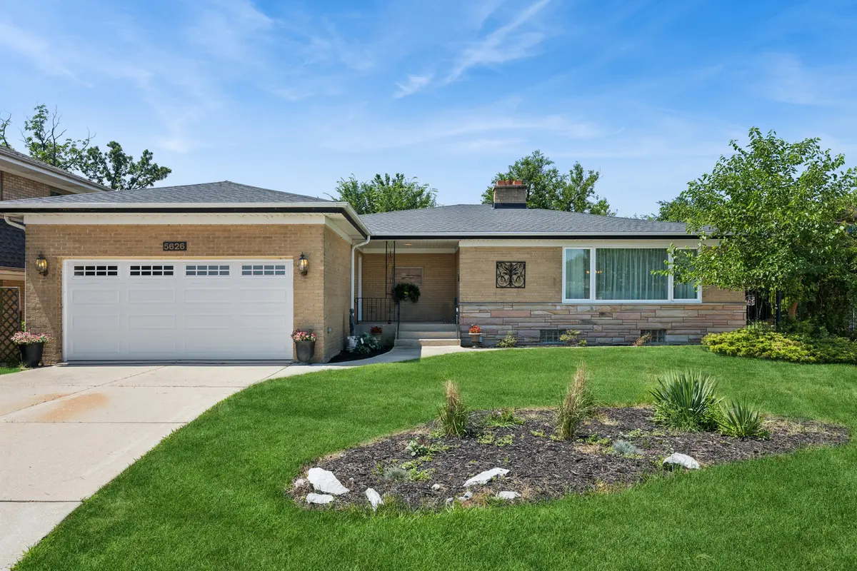 5626 N Kerbs AVE, Chicago, IL 60646