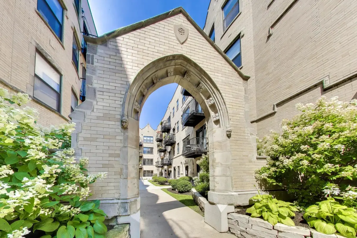 4442 N Damen AVE #4E, Chicago, IL 60625