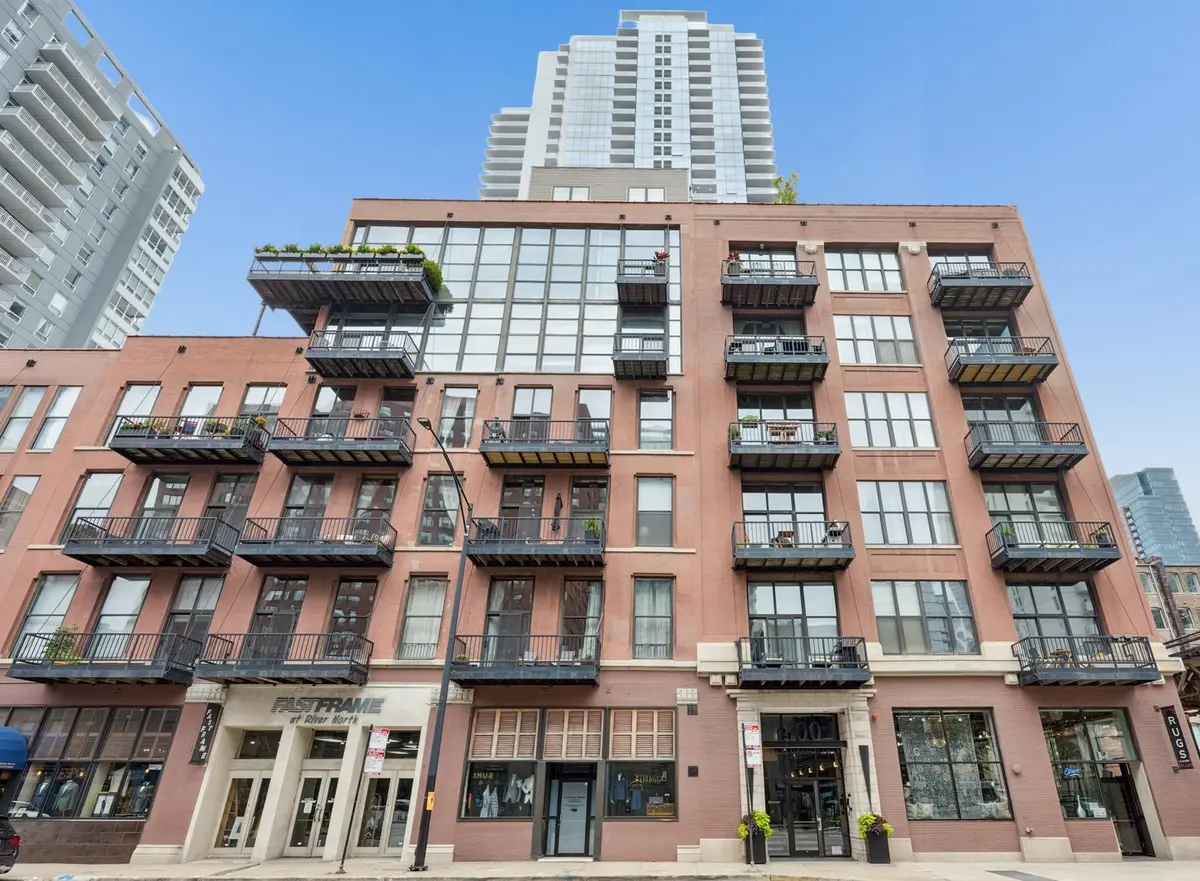 300 W Grand AVE #303, Chicago, IL 60654