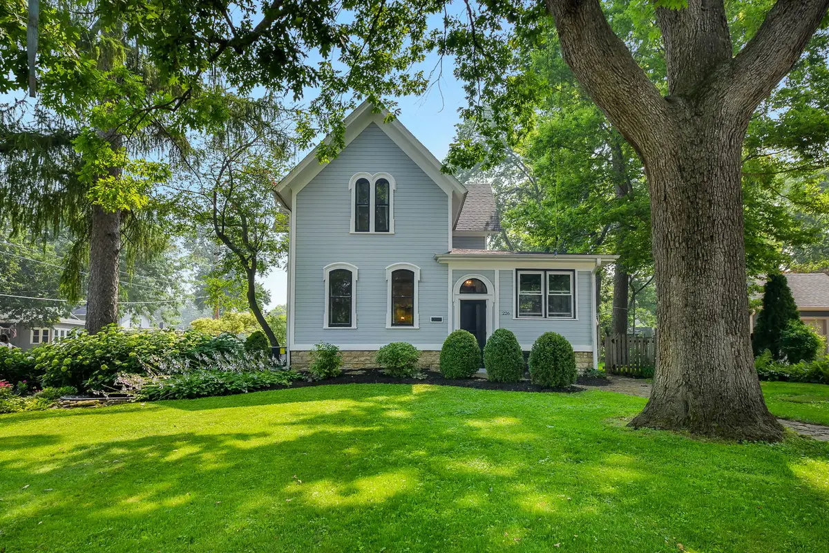 226 N Van Buren ST, Batavia, IL 60510