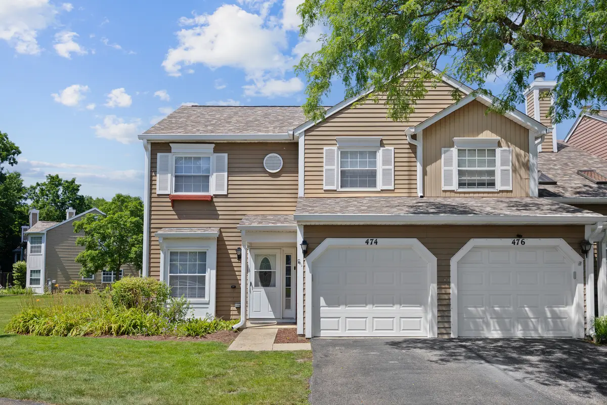 474 Ascot LN, Streamwood, IL 60107