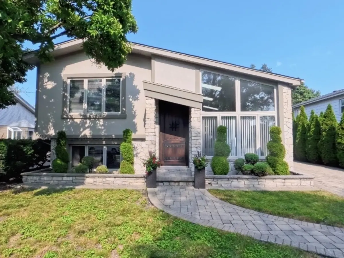 2519 Parkwood LN, Des Plaines, IL 60018