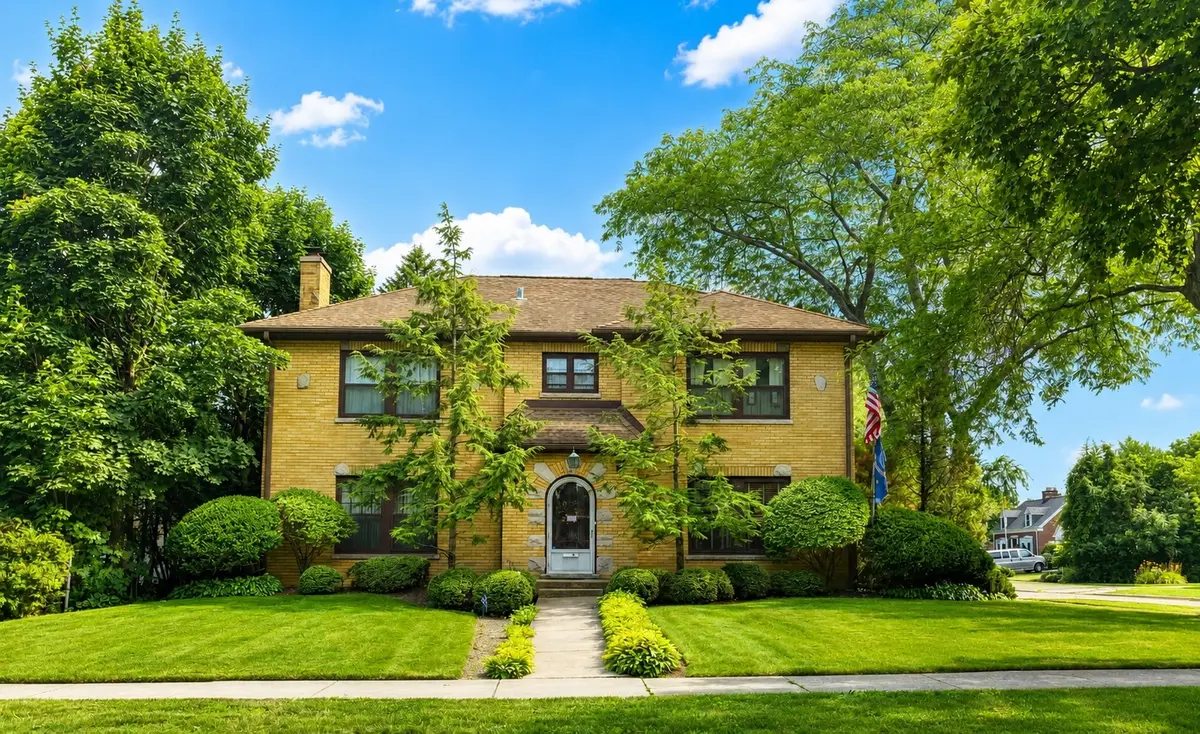 227 Douglas AVE, Waukegan, IL 60085