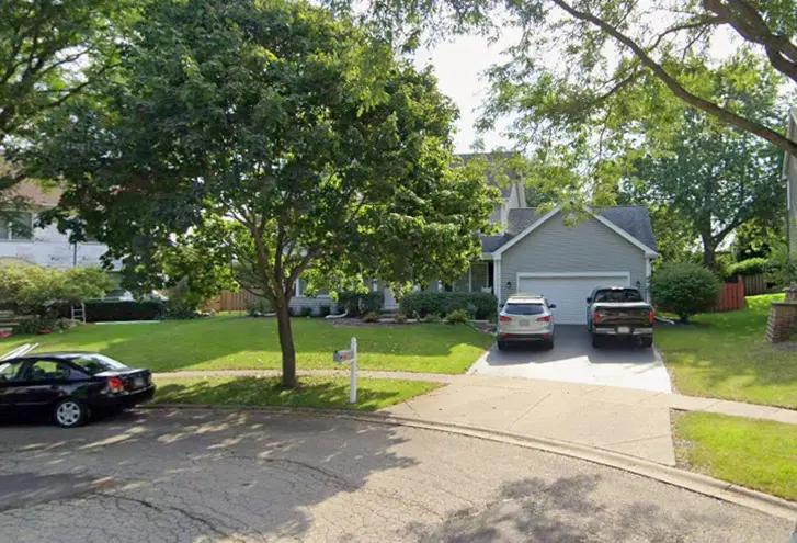 2039 Spaulding CT, West Dundee, IL 60118