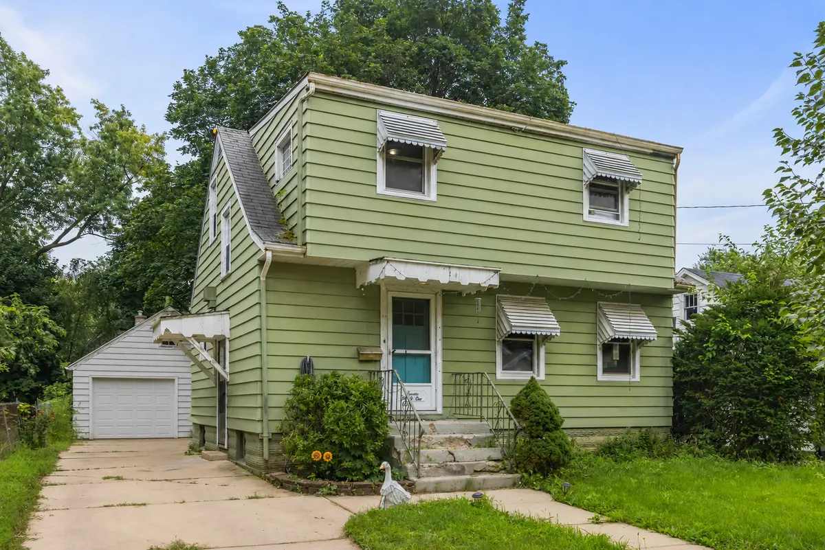 732 BANGS ST, Aurora, IL 60505