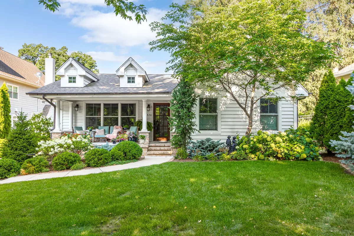 4820 Lee AVE, Downers Grove, IL 60515