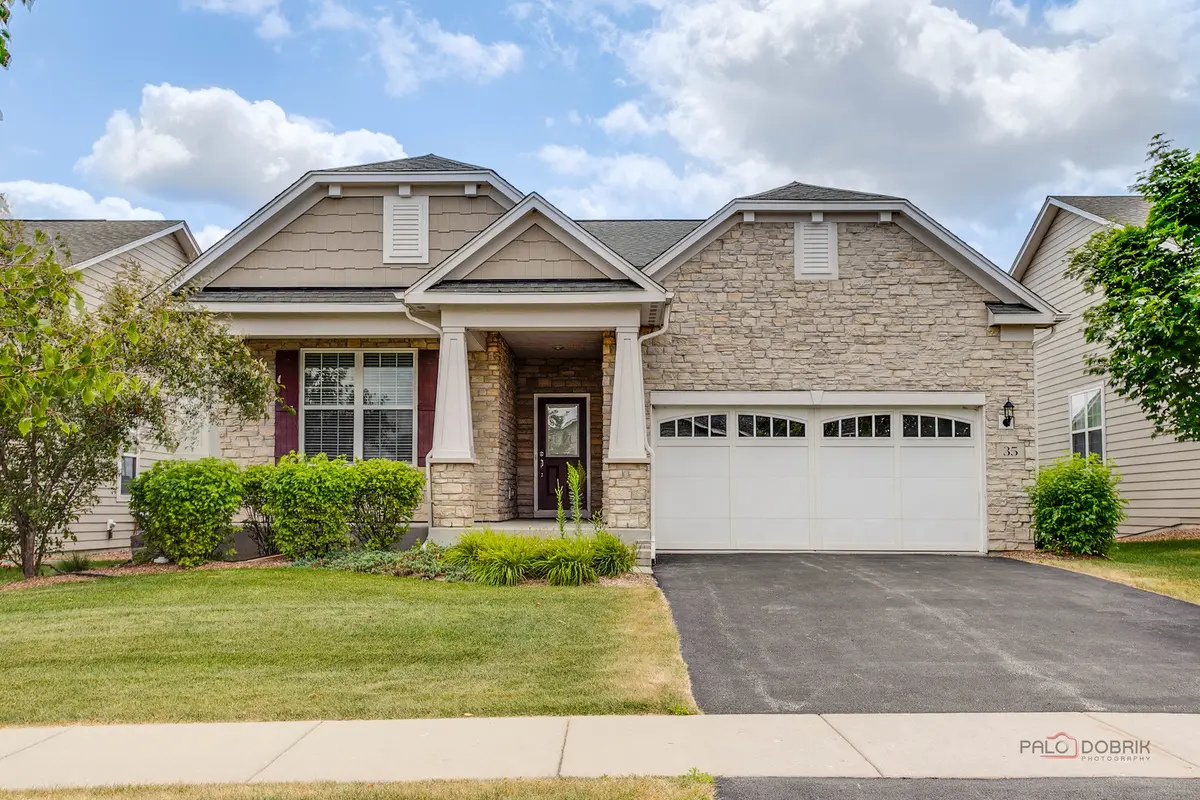 35 Pacific AVE, Hawthorn Woods, IL 60047