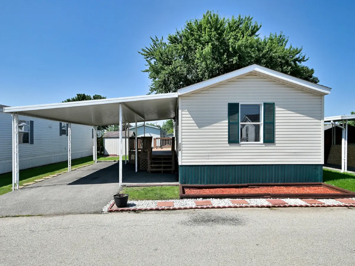 104 9th AVE, Bartlett, IL 60103