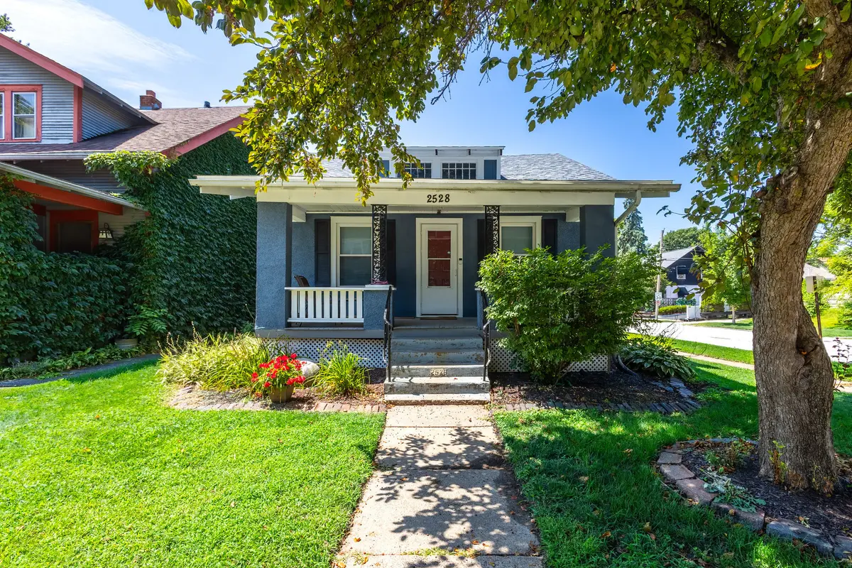 2528 Leclaire ST, Davenport, IA 52803