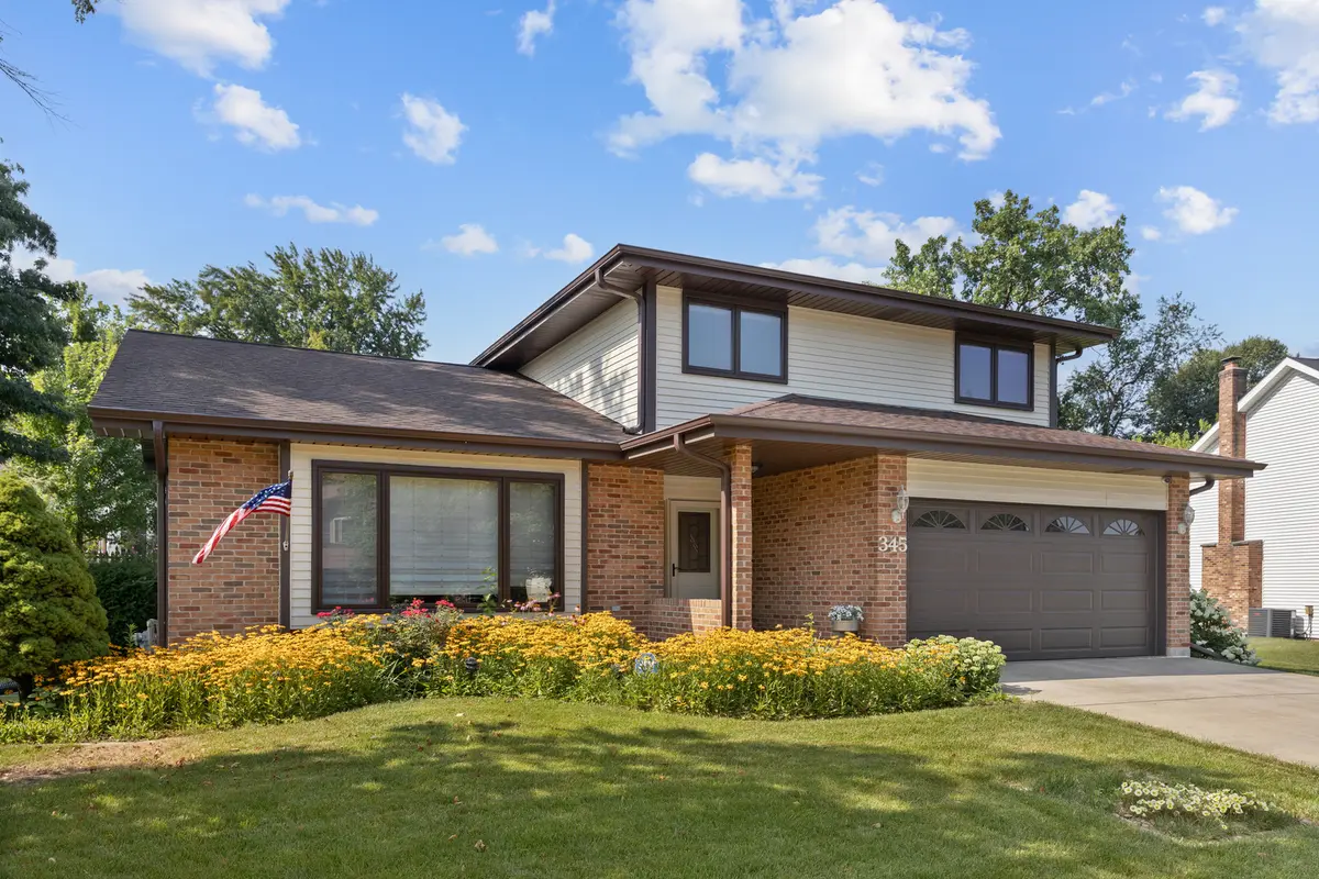 345 Mayfair DR, Aurora, IL 60504
