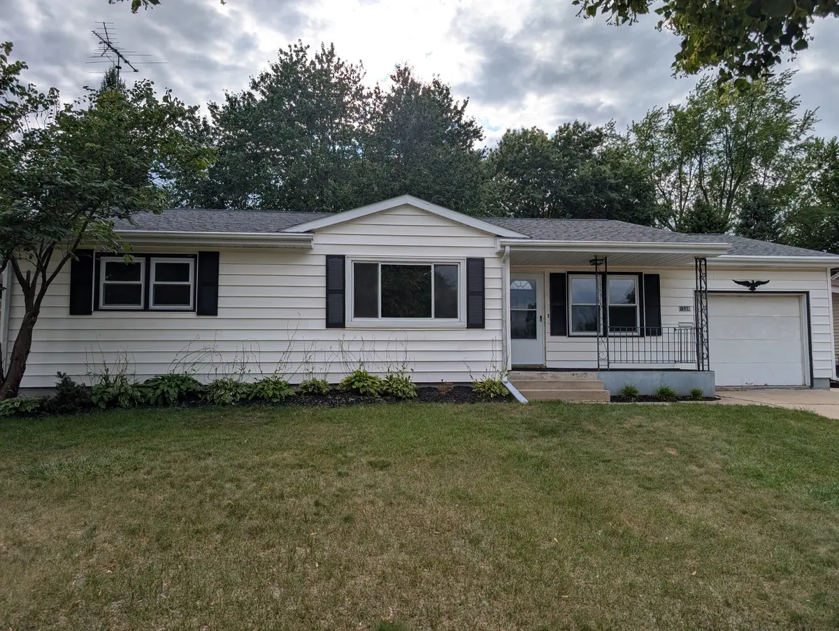 1324 Empire CT, Freeport, IL 61032