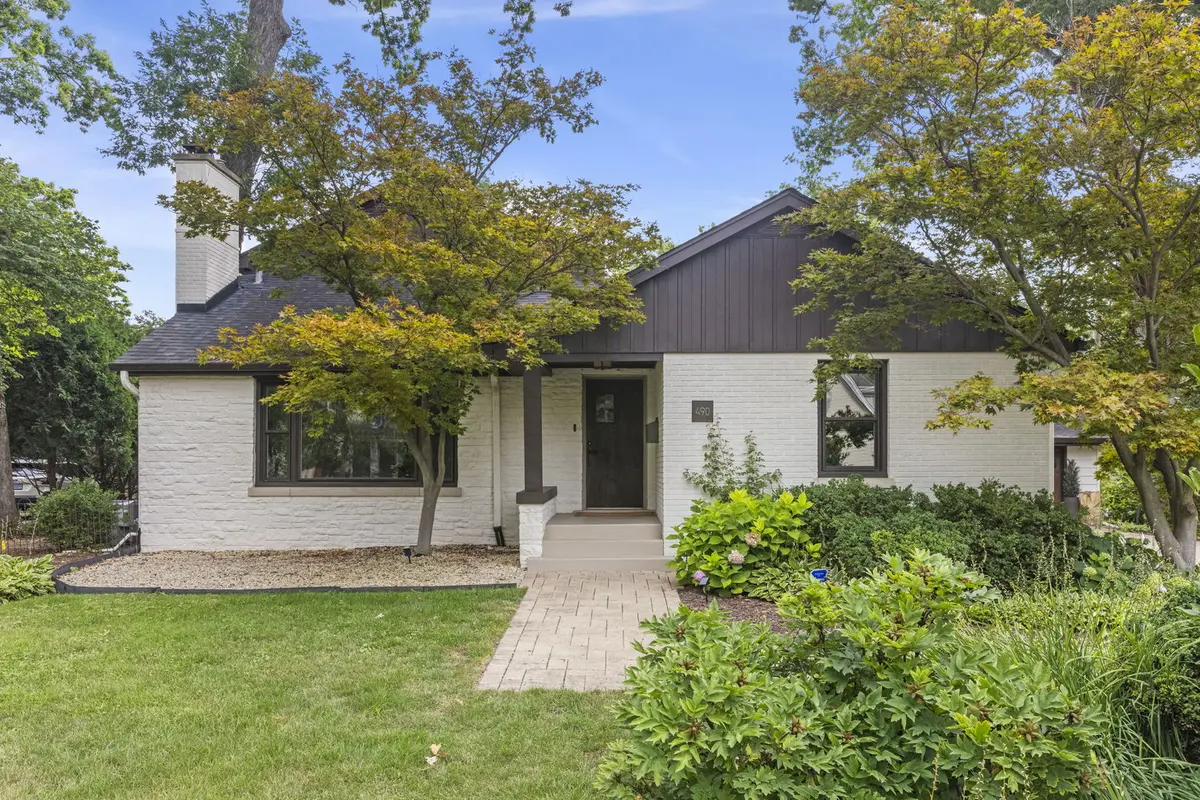 490 White Oak DR, Naperville, IL 60540