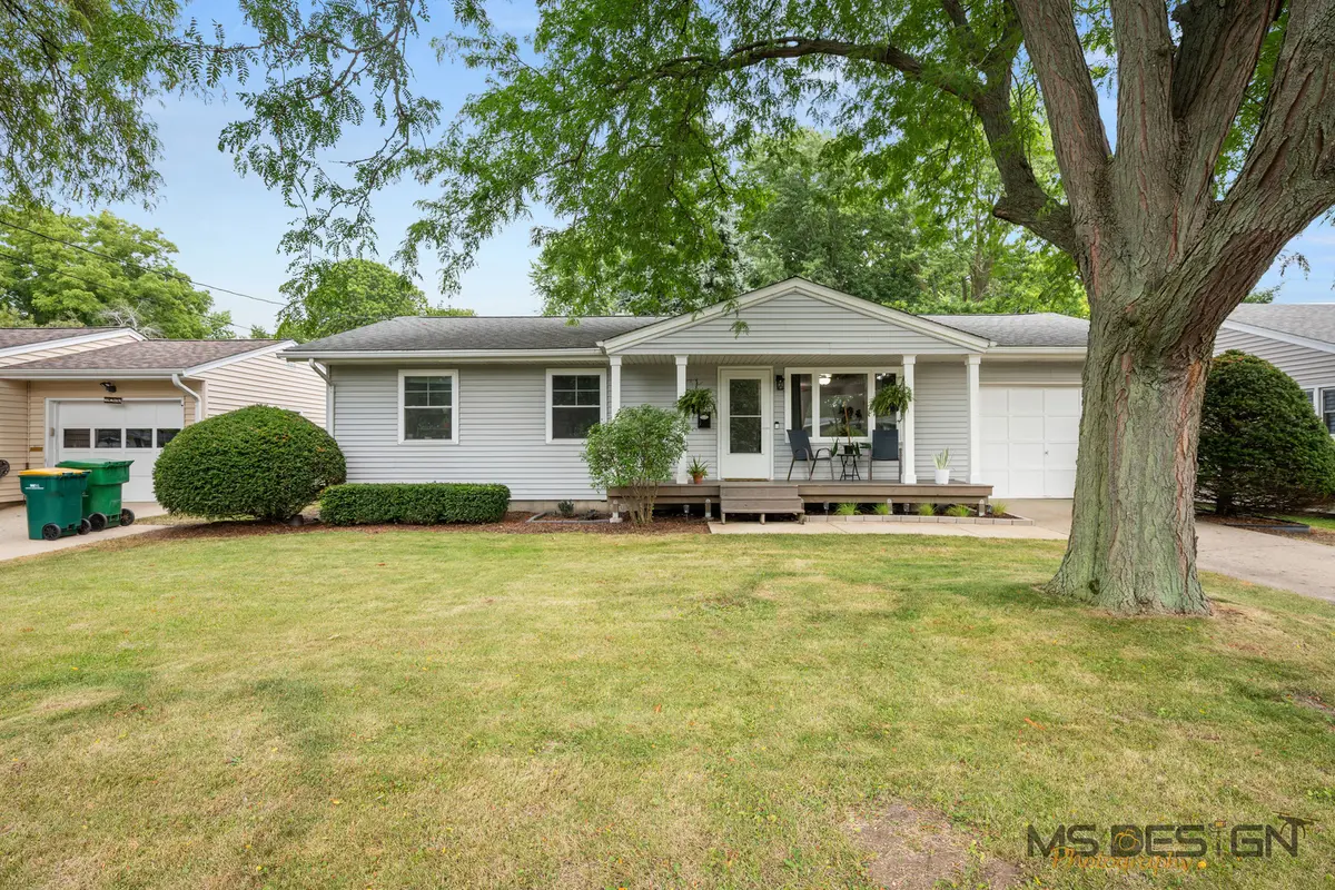 736 Carlson ST, Sycamore, IL 60178