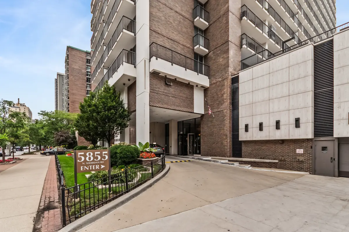 5855 N Sheridan RD #14G, Chicago, IL 60660