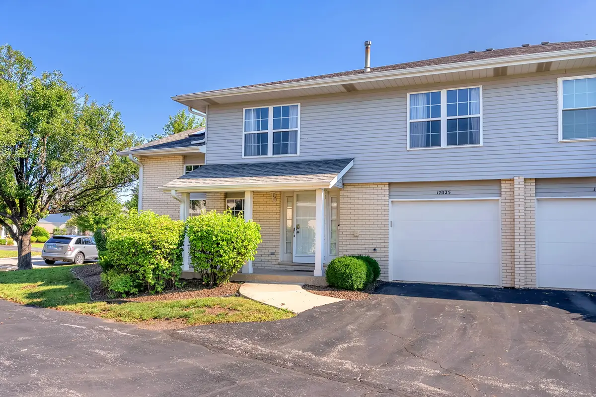 17025 E Circle DR, Tinley Park, IL 60477