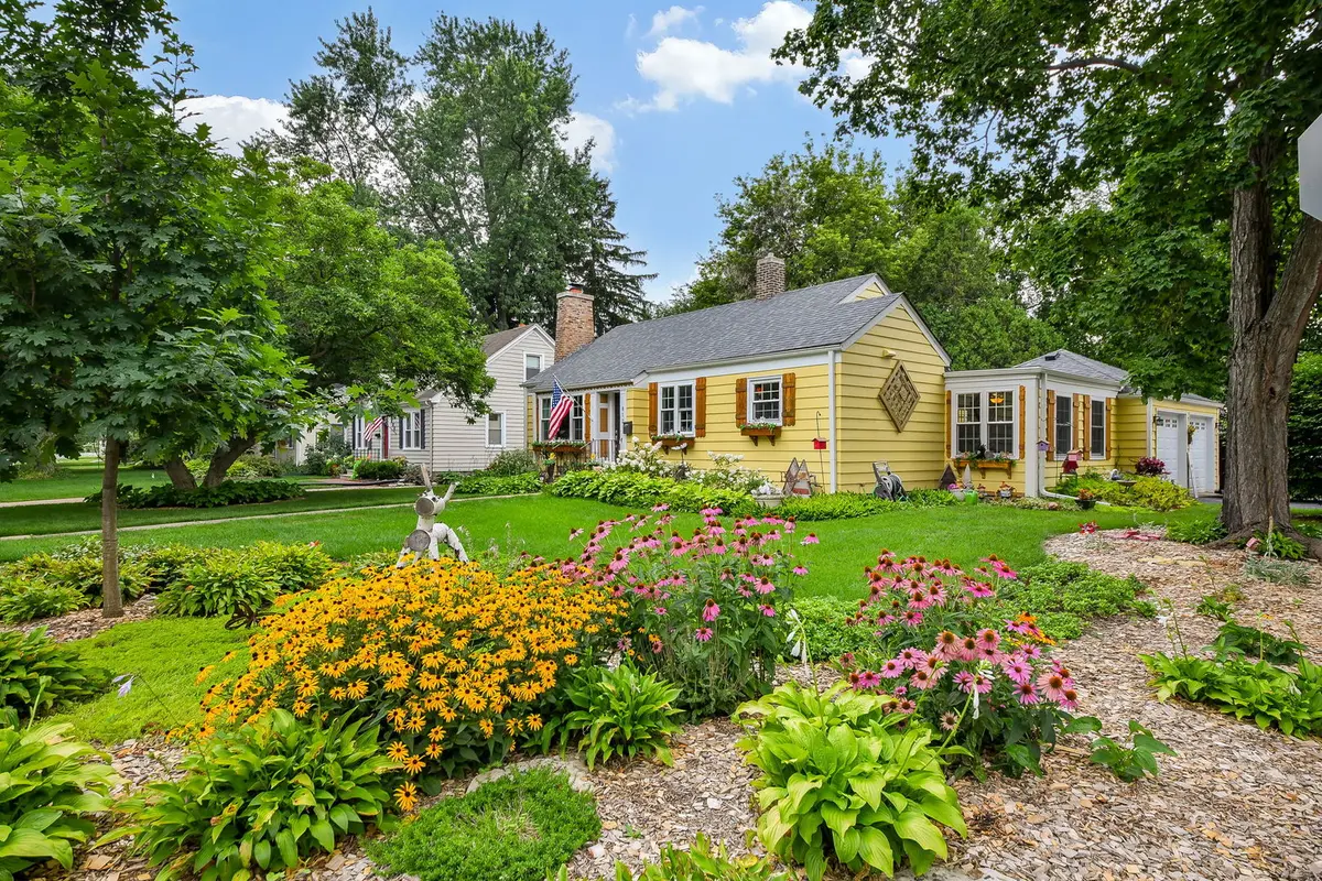 812 Richards ST, Geneva, IL 60134