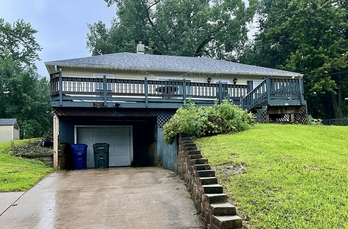 2807 W 49th ST, Davenport, IA 52806