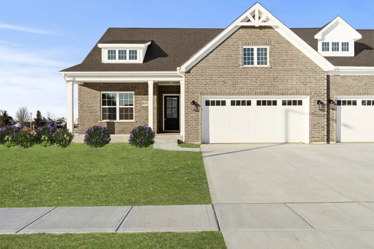 16571 Kayla DR, Lemont, IL 60439