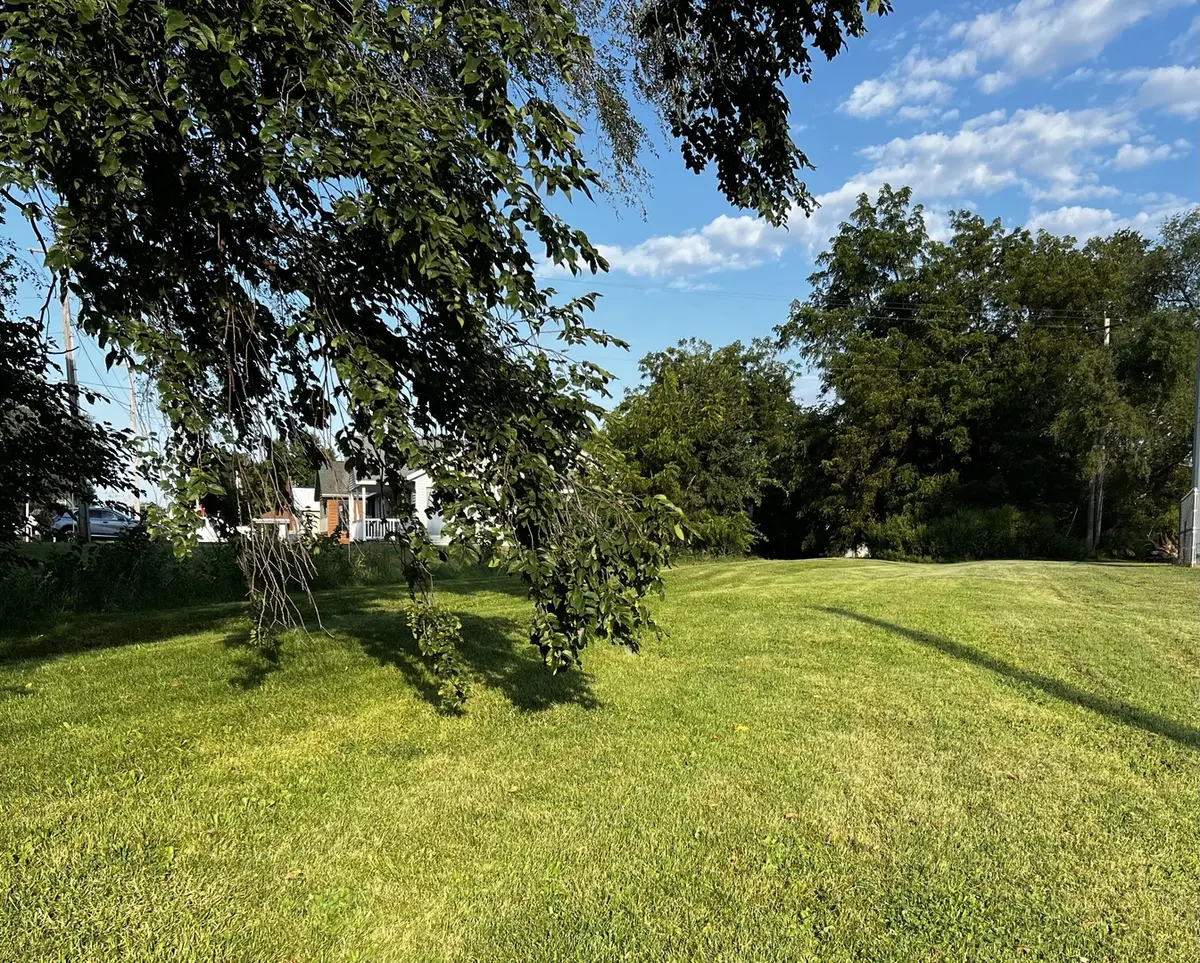 000 East RD, Cambridge, IL 61238