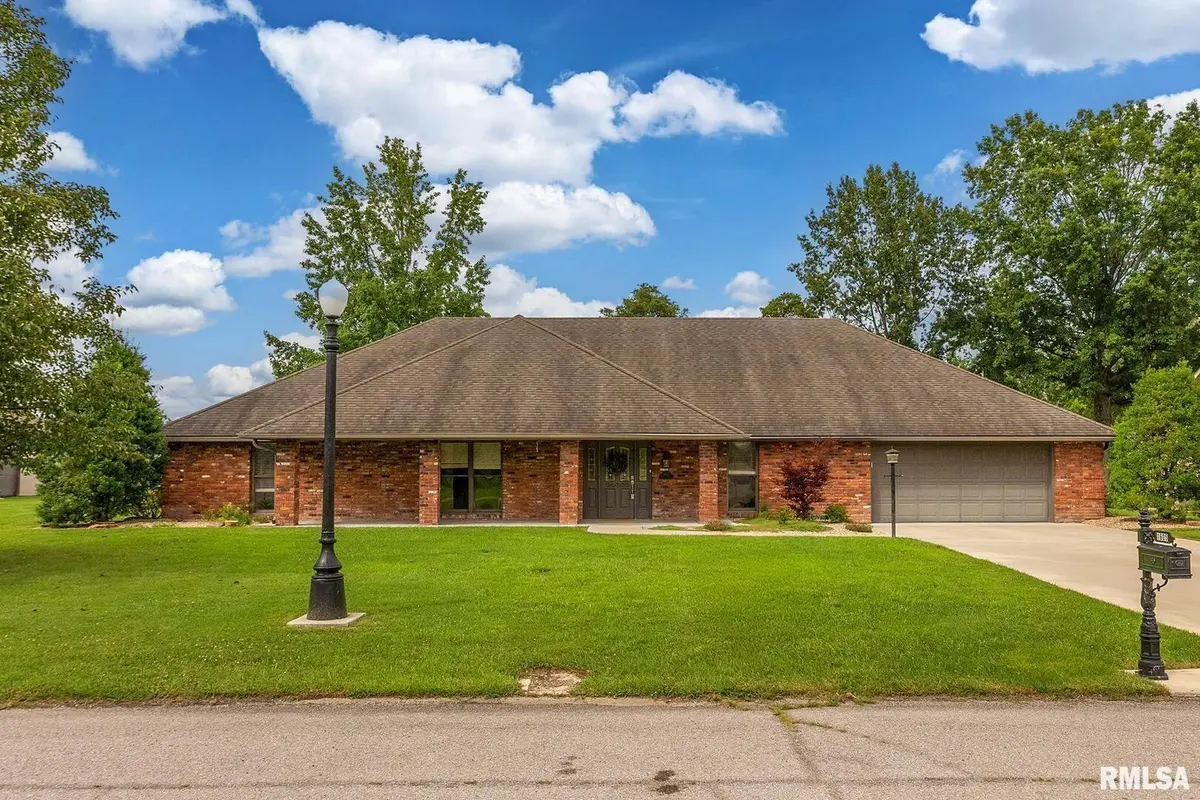 1605 S Eugene LN, Marion, IL 62959